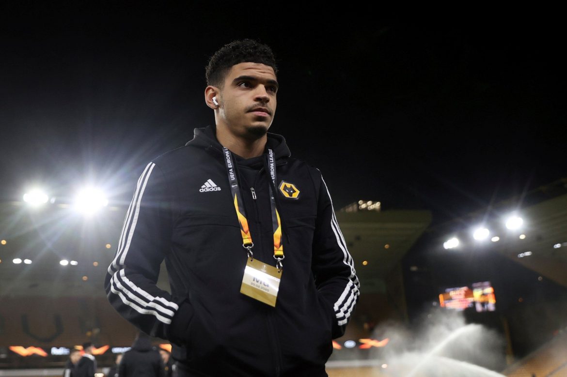 Wolves: Wanderers offer Gibbs-White new contract