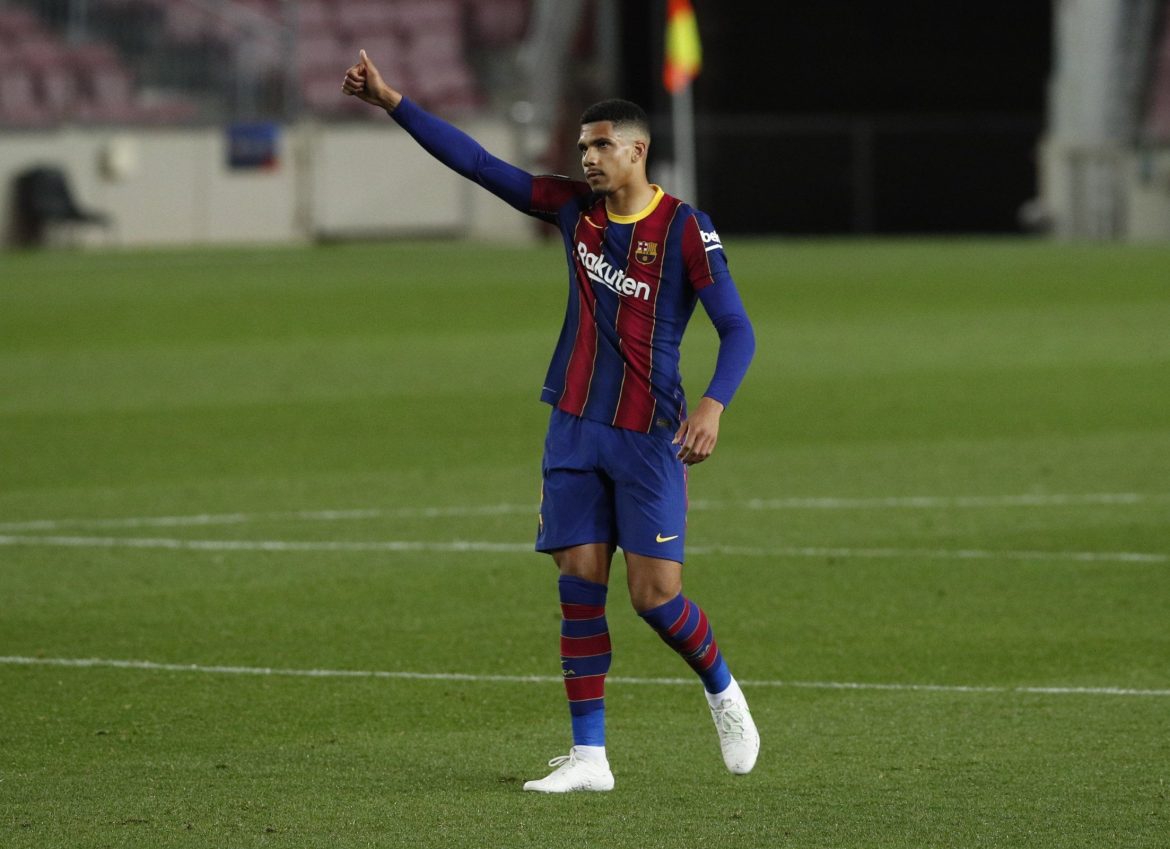 Everton must sign Ronald Araujo this summer